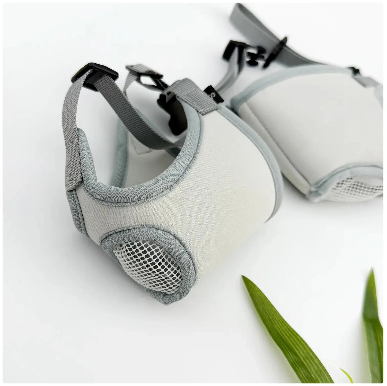 Cat Muzzle - Breathable & Adjustable Cat Mouth Cover for Grooming, Nail Trimming